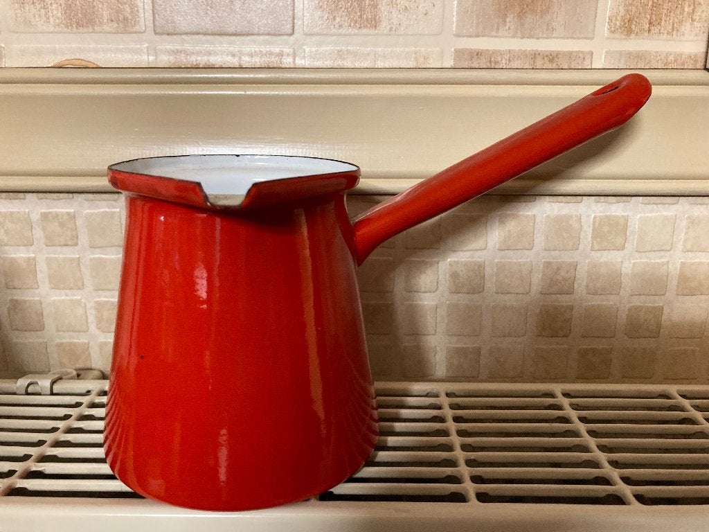 Rood emaile melkkannetje, Ophalen of Verzenden