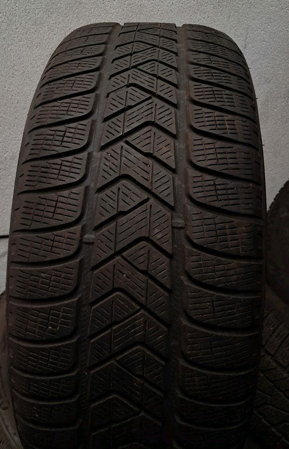 245/50/20 245/50r20 245/50r20 hiver Pirelli, Autos : Pièces & Accessoires, Enlèvement