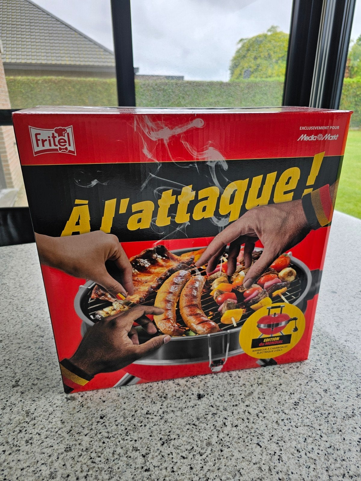 BBQ - modèle de table de barbecue à la fois au charbon de bo, Jardin & Terrasse, Enlèvement ou Envoi