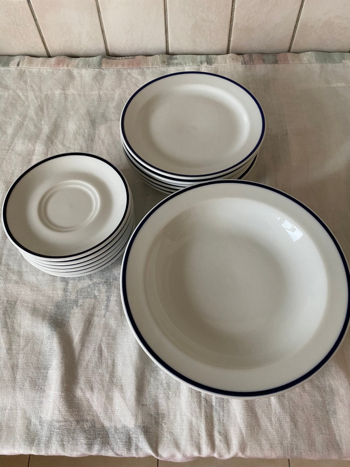 Set borden in hotelporcelein, vaatwasbestendig, Ophalen, Zo goed als nieuw, Bord(en)