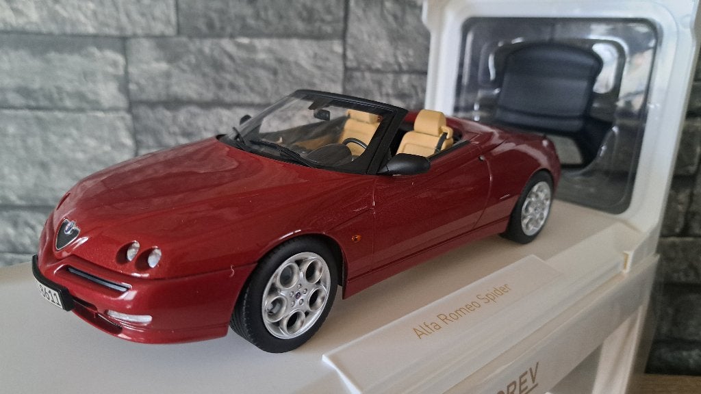 !!PROMOTIONS!! Alfa romeo spider 1/18ème, Auto, Norev, Ophalen of Verzenden, Norev