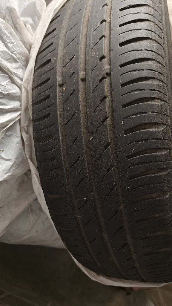 Winterbanden continental 195/65 R15 9tt, Ophalen, Gebruikt, Banden en Velgen, Winterbanden