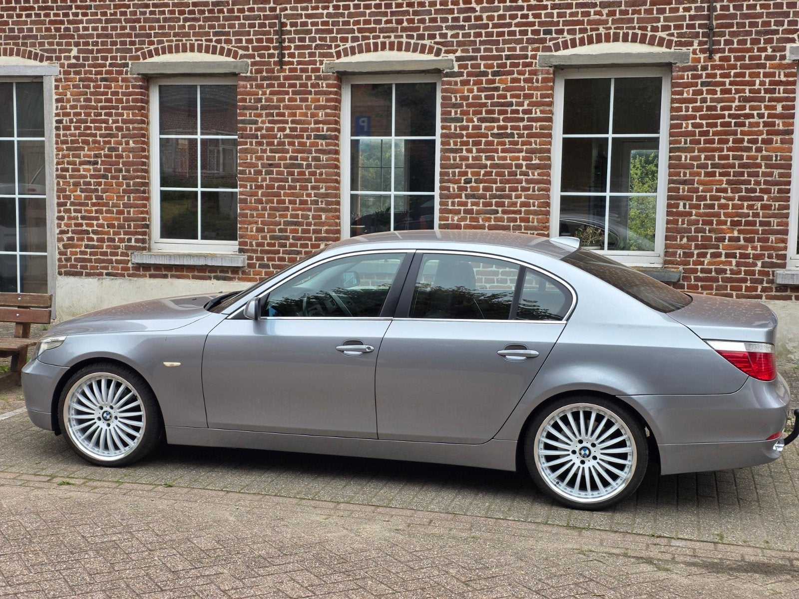 BMW 525d E60 Automatic - 163 CV - Car-Pass, Cuir, Argent ou Gris, 4 portes, 2000 kg