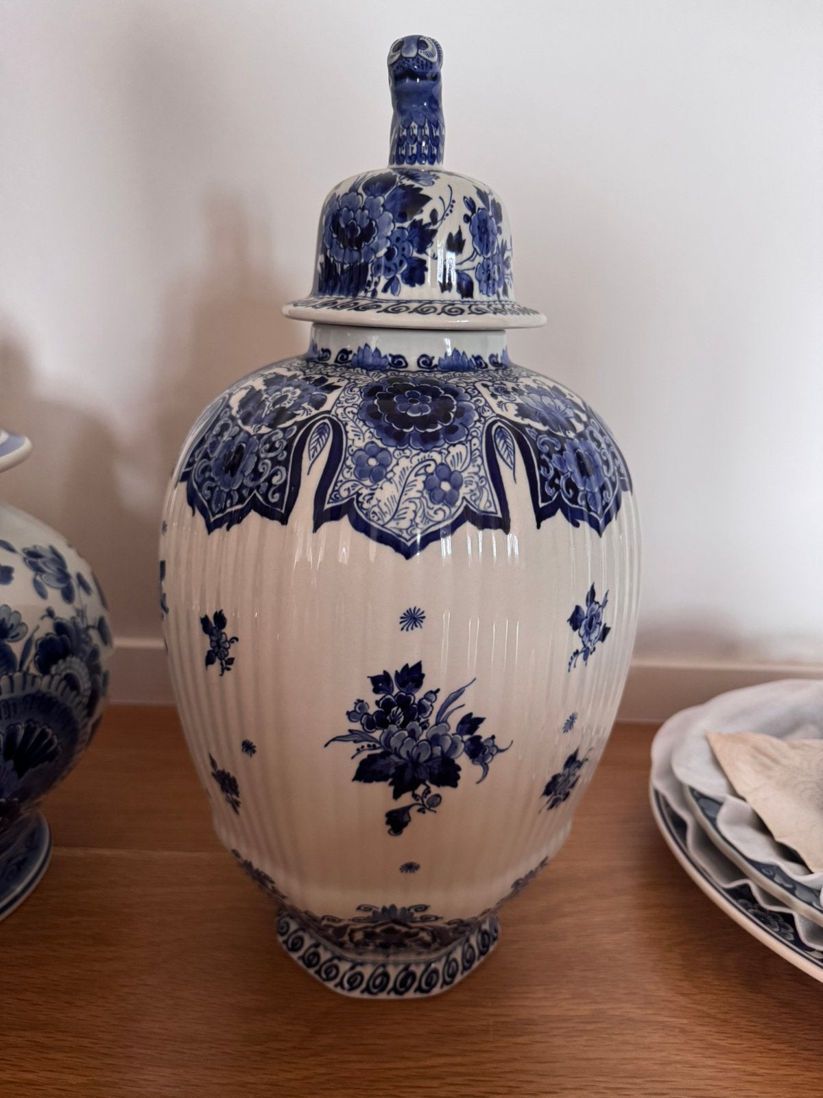 Royal Delft / De Porceleyne Fles dekselvaas -handbeschilderd, Antiek en Kunst, Ophalen