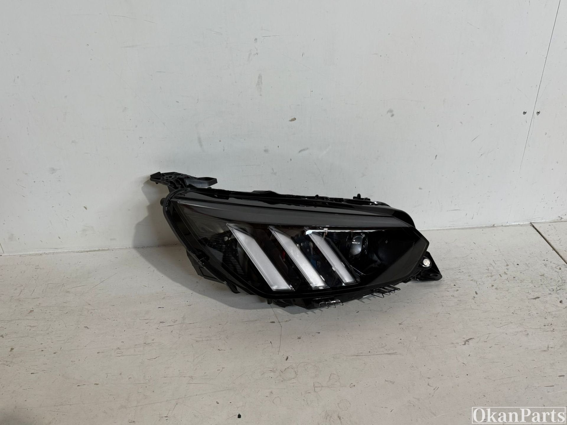 Phare droit LED Peugeot 208 II 2008 II, Fabrikant BV, Utilisé, Info@fabrikant.eu, Fabrikantstraat 1
1000 AA  Amsterdam, NL