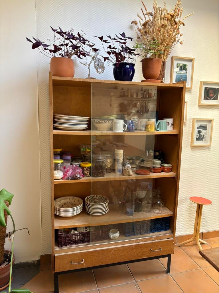 Vintage vitrinekast, Huis en Inrichting, Ophalen, Zo goed als nieuw