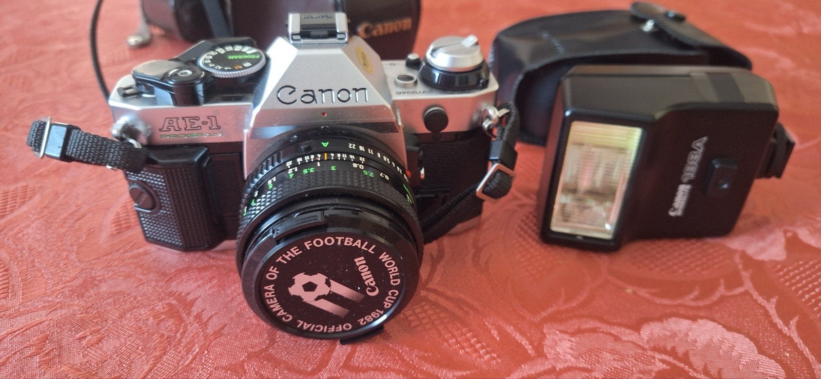 Appareil photos Canon AE-1 Program avec objectif et flash, Ophalen, Canon