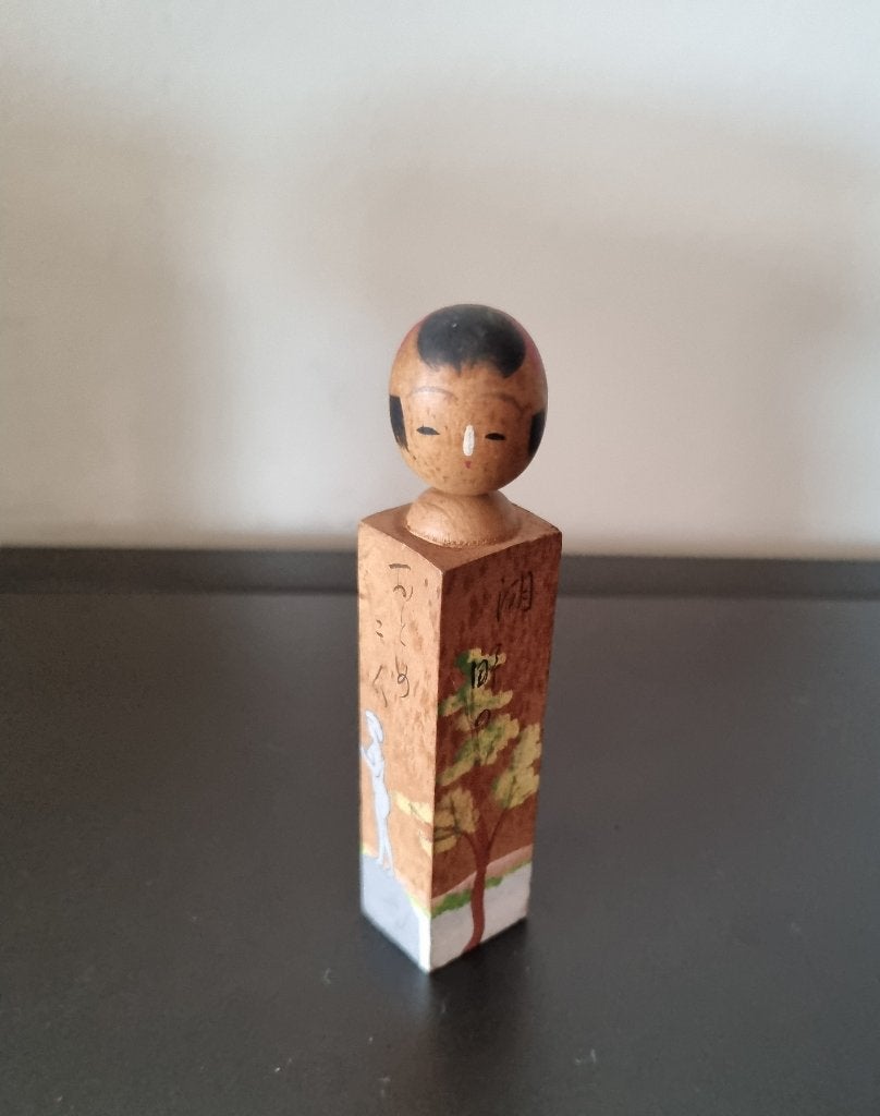 Kokeshi Kakubashira classique, Antiquités & Art, Art | Art non-occidental, Fait main, Japon, Bois, 9 cm