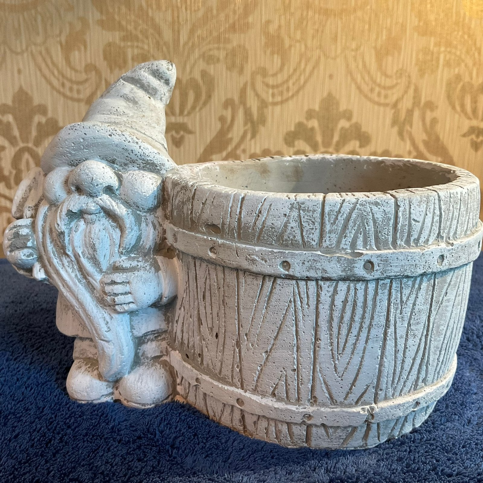 Bloempot met lachende kabouter met baard en schop, Antiek en Kunst, Verzenden