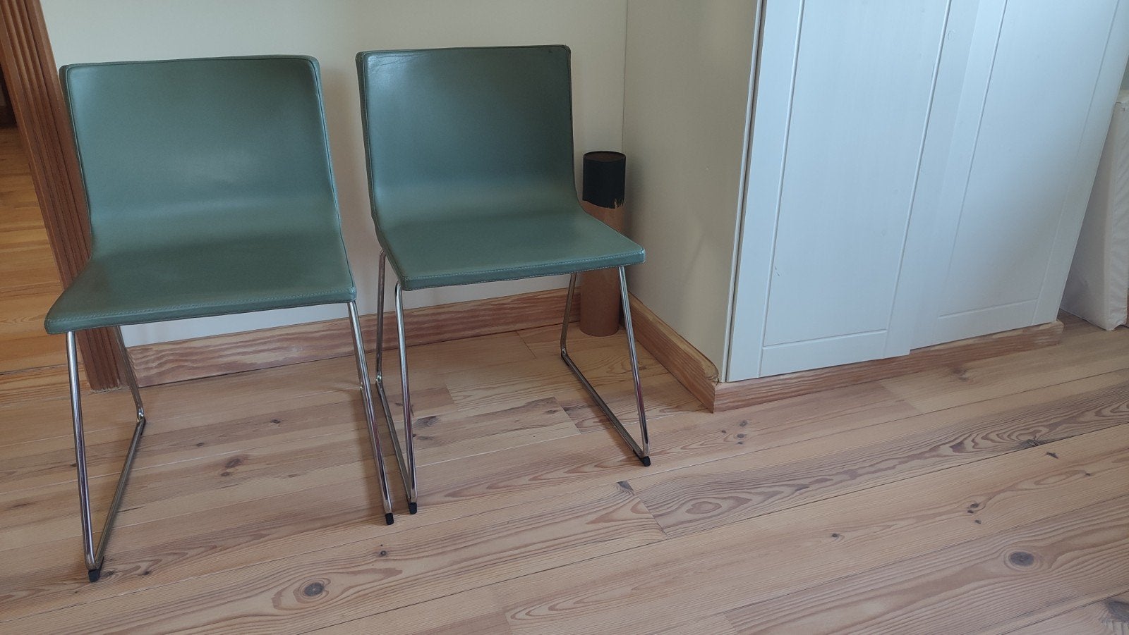 2 Ikea Bernhardstoelen groen leder, Enlèvement, Utilisé, Cuir