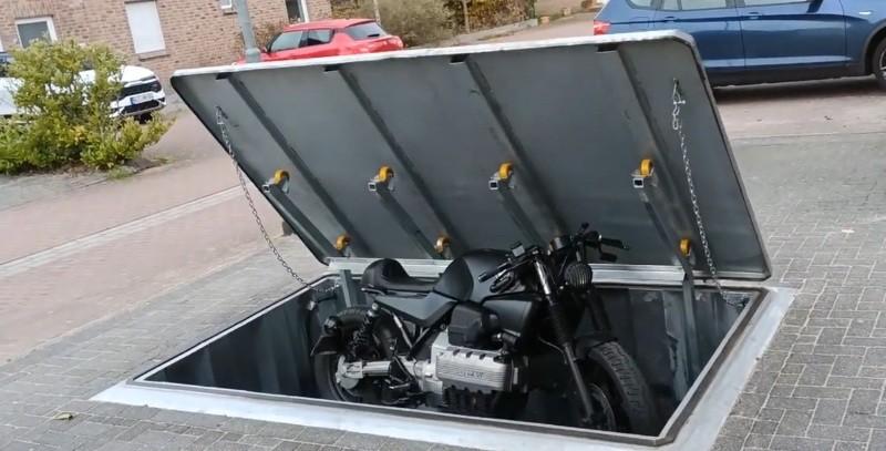 ondergrondse berging of stalling motor, fiets en kliko, Ophalen of Verzenden, Nieuw, Metaal, Fietsenberging