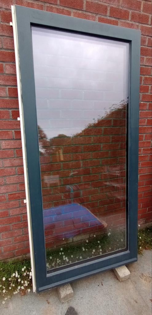 Groot houten raam/deur met veiligheidsglas., Ophalen