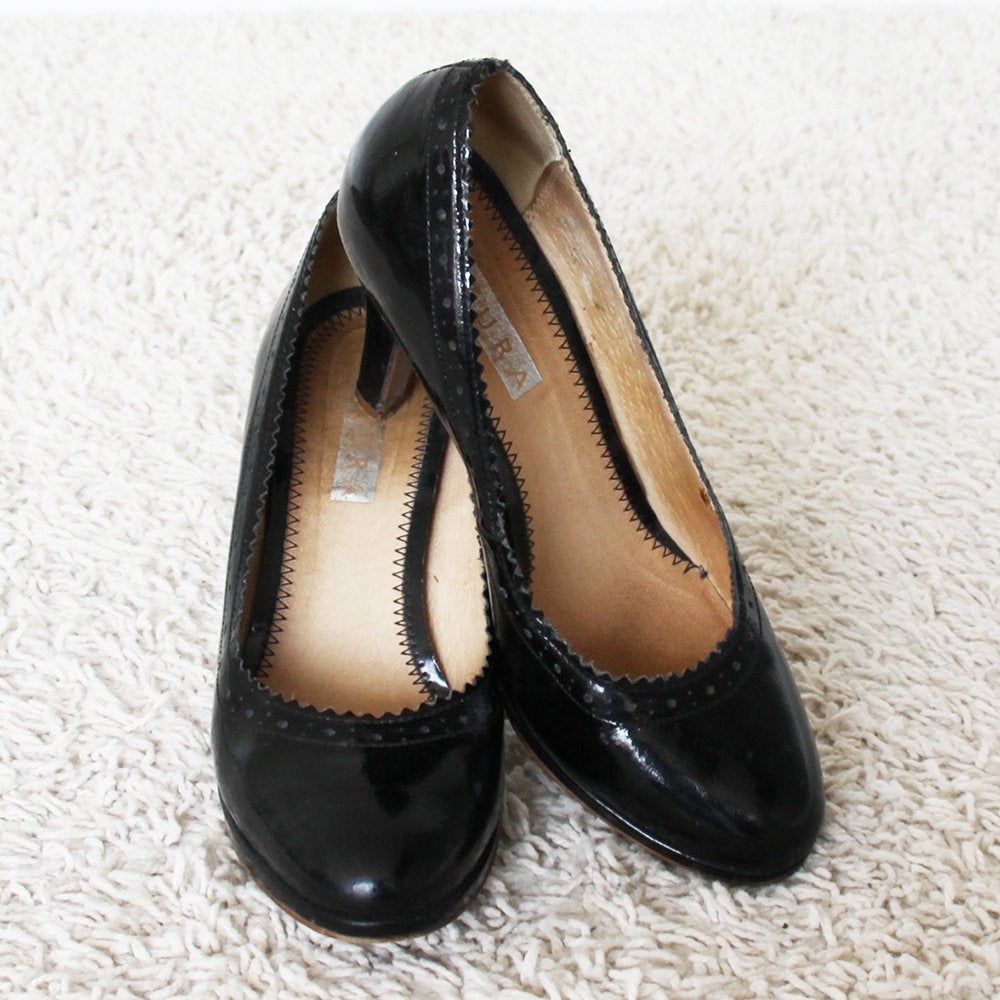 Mooie Lak Leren Mezura Pumps (Maat 36) s16 € 25,-, Kleding | Dames, Pumps, Verzenden, Zwart, Zo goed als nieuw