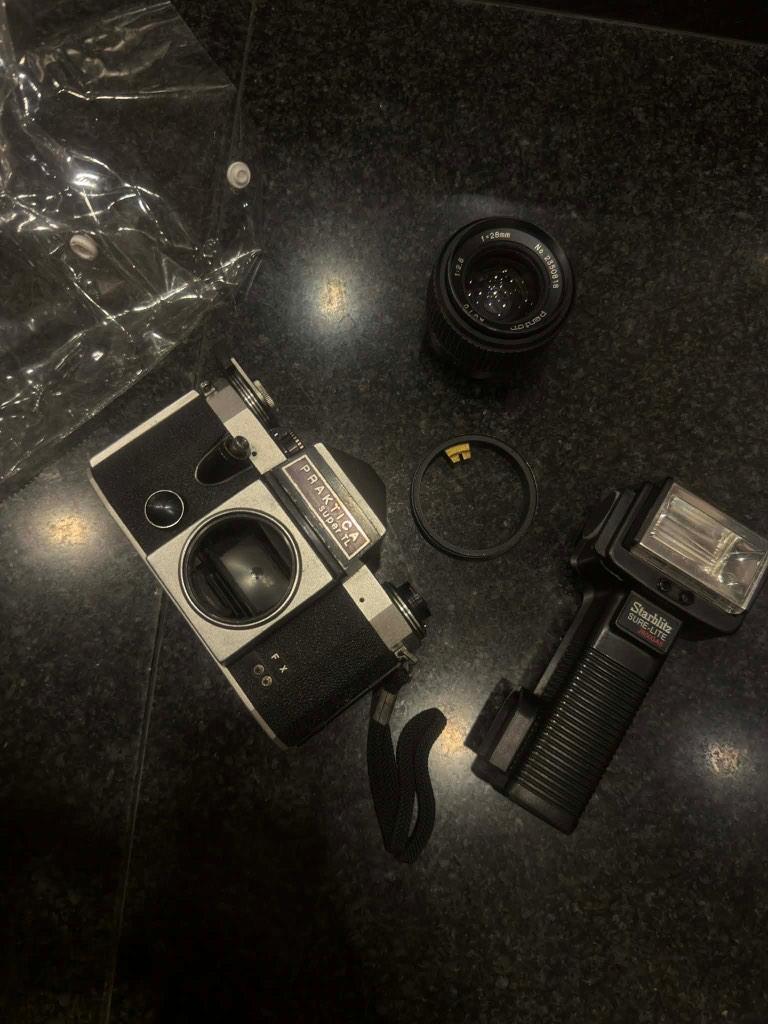Vintage Praktica Super TL + accessoires, Enlèvement, Comme neuf