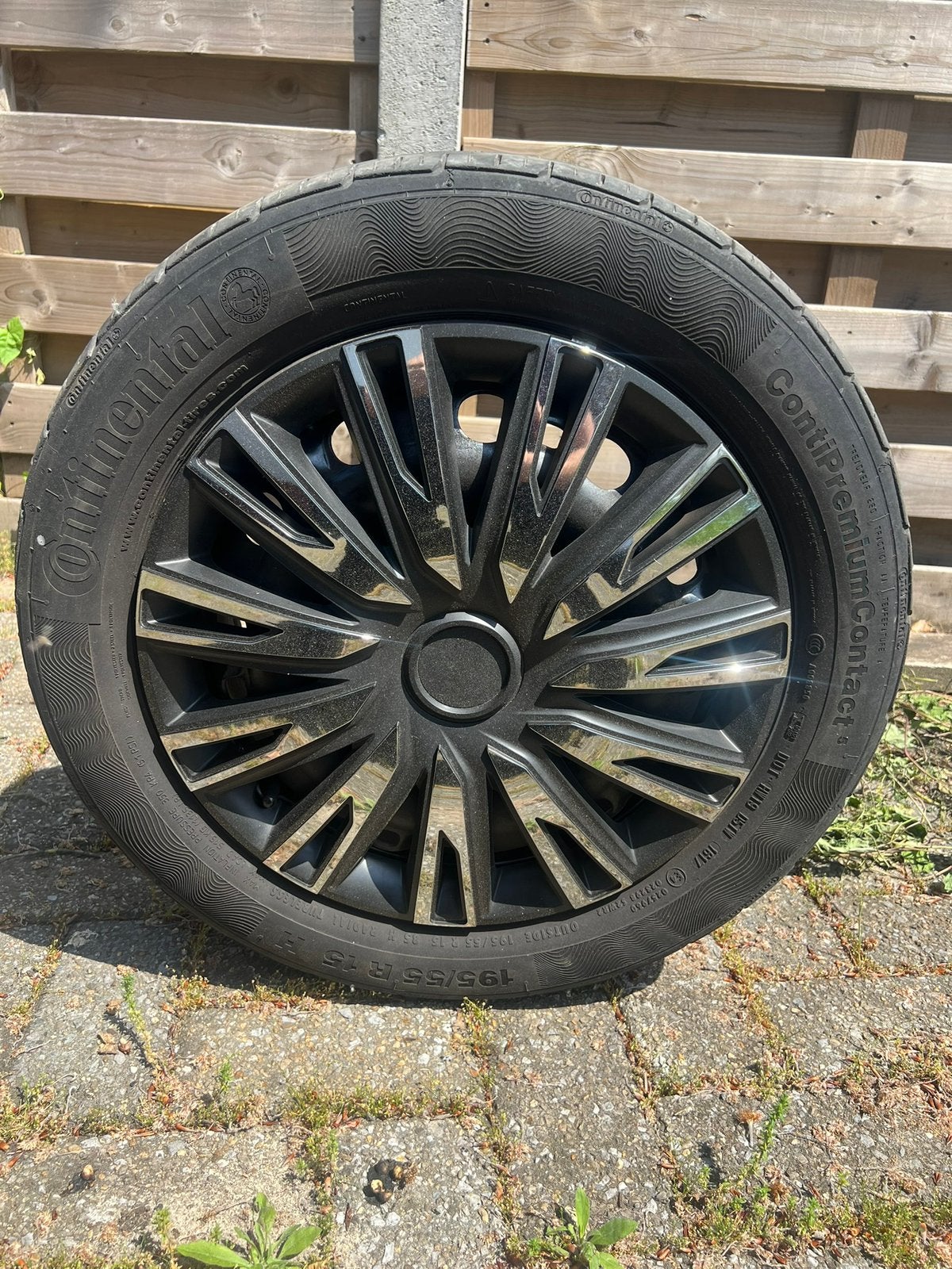 Pneus d'hiver 185/55 R15 sur jantes - Continental & Barium, Enlèvement ou Envoi, Pneus hiver, Pneu(s)