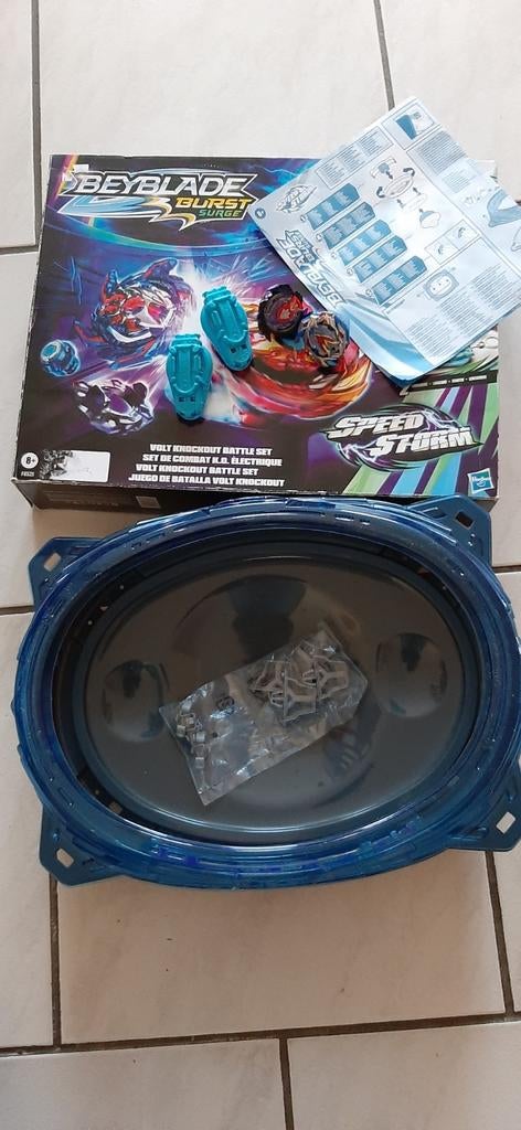Kit de combat Beyblade Burst Surge Speed Storm Volt Knockout, Enlèvement ou Envoi