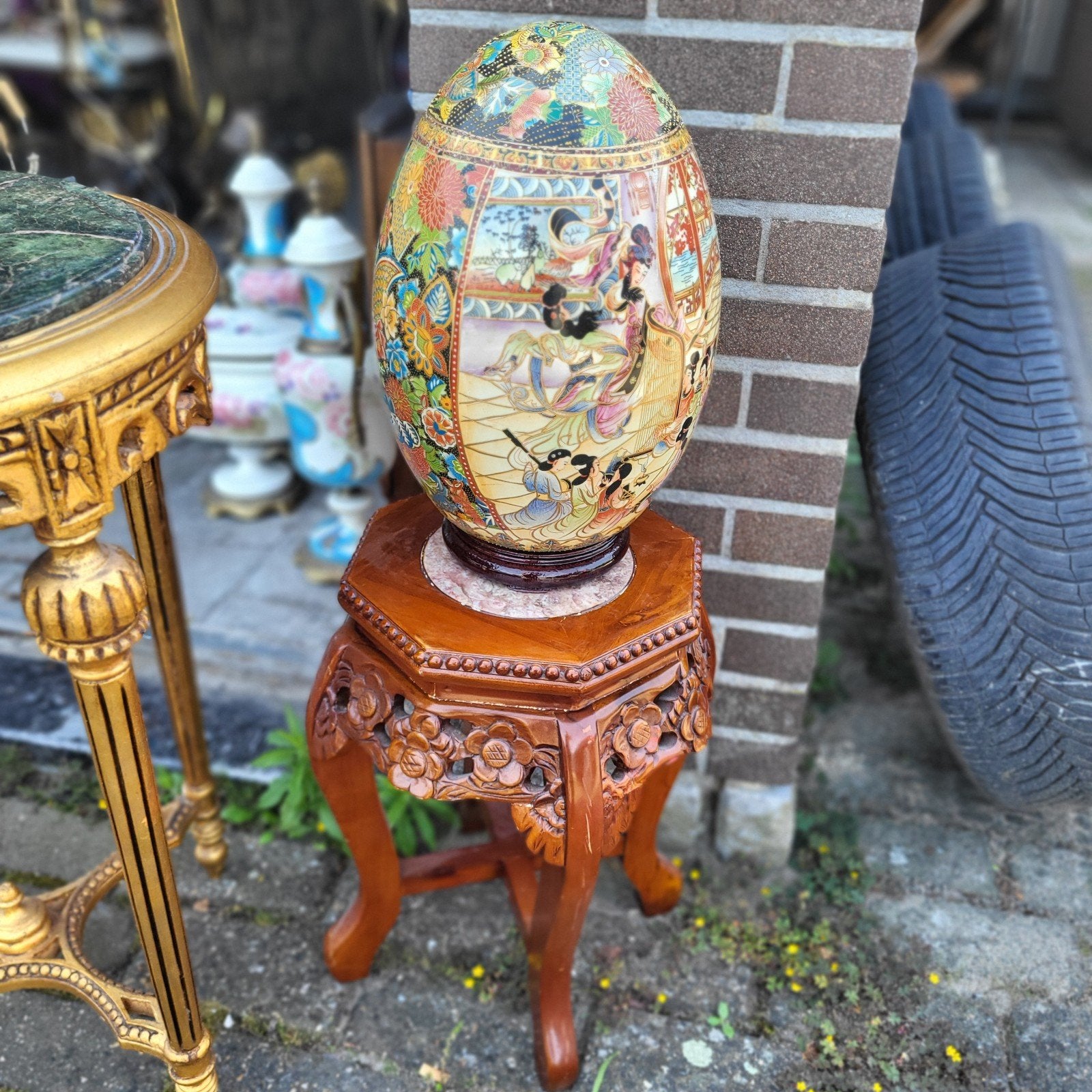 Chineze tafeltje  grote porceleijn, Ophalen