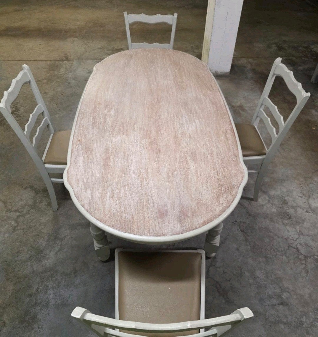 table en bois avec 4 chaises. 1,85 m x 0,90 m, Gris, Landelijk, Enlèvement, Utilisé