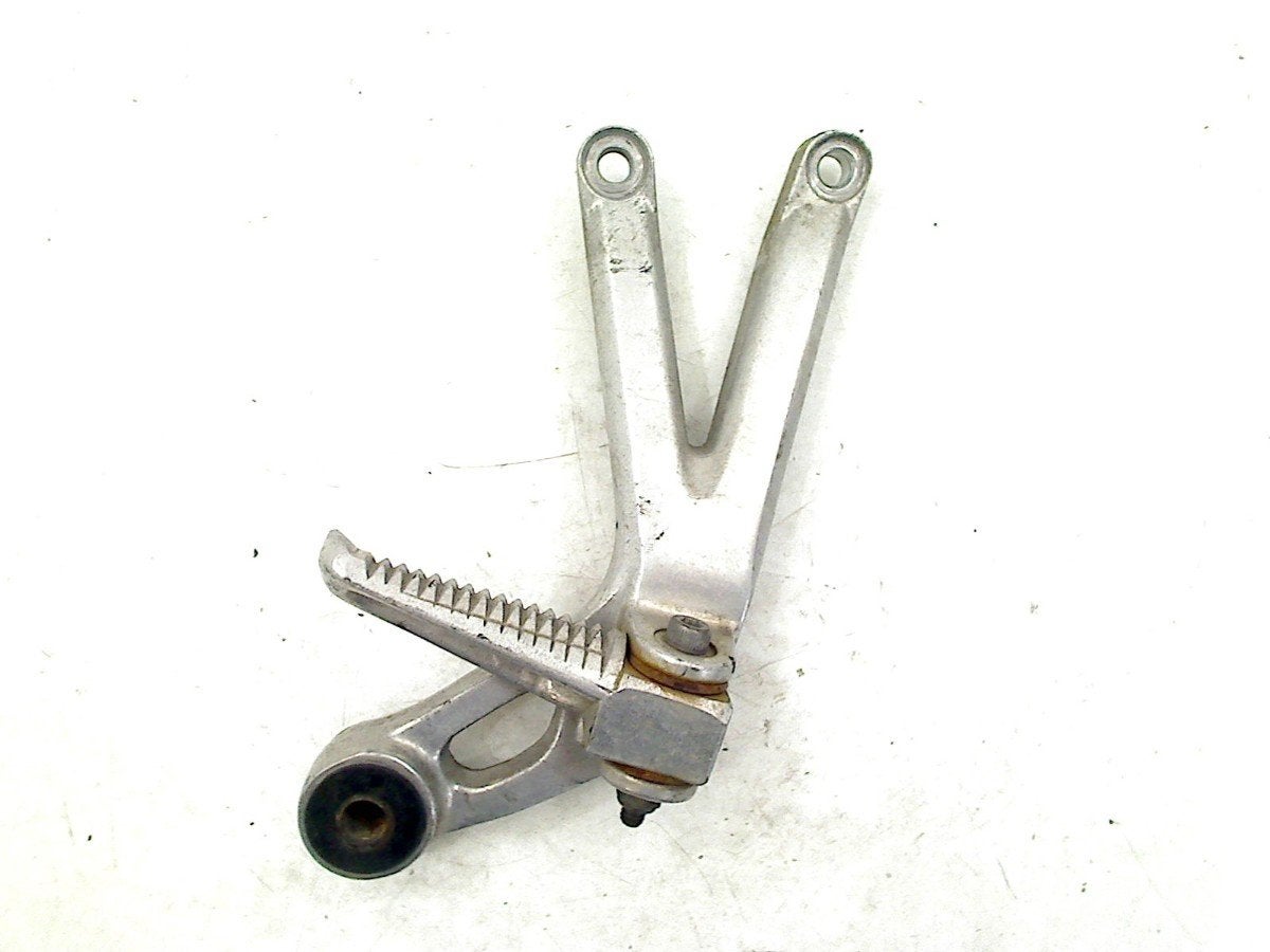 REPOSE PIEDS SUPPORT ARRIÈRE DROIT Yamaha, Yamaha Motor Europe N.V., Utilisé, Customersupport@yamaha-motor.co.uk, Koolhovenlaan 101
1119 NC  Schiphol-Rijk, NL