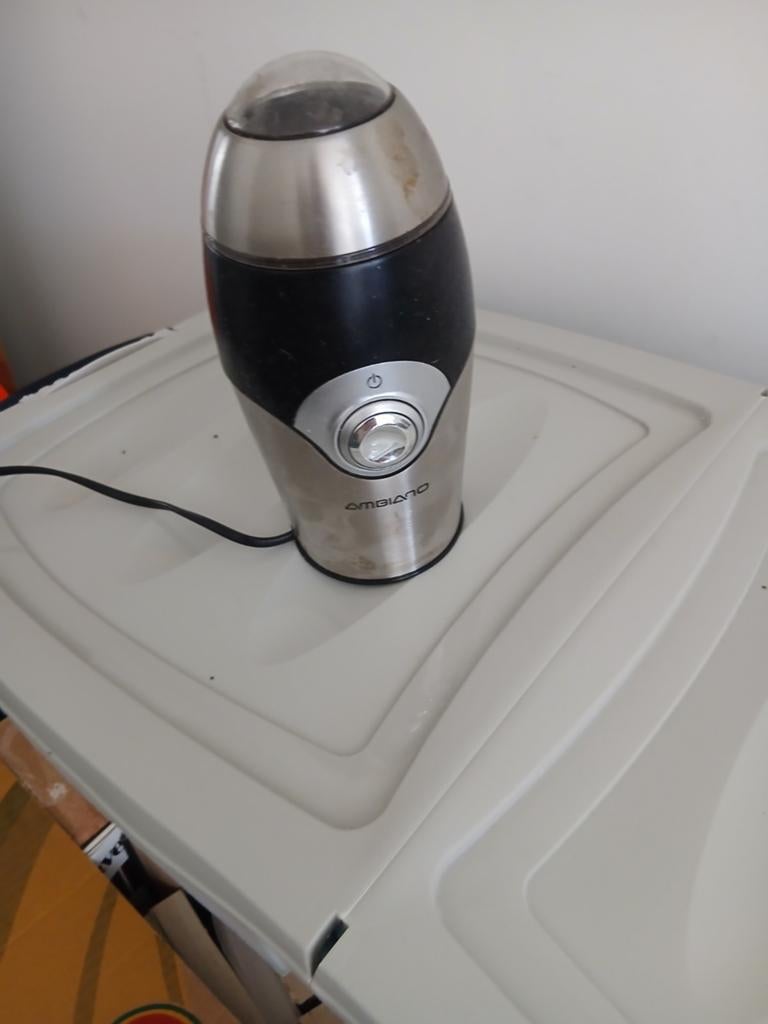 Keuken en handtassen, Ophalen