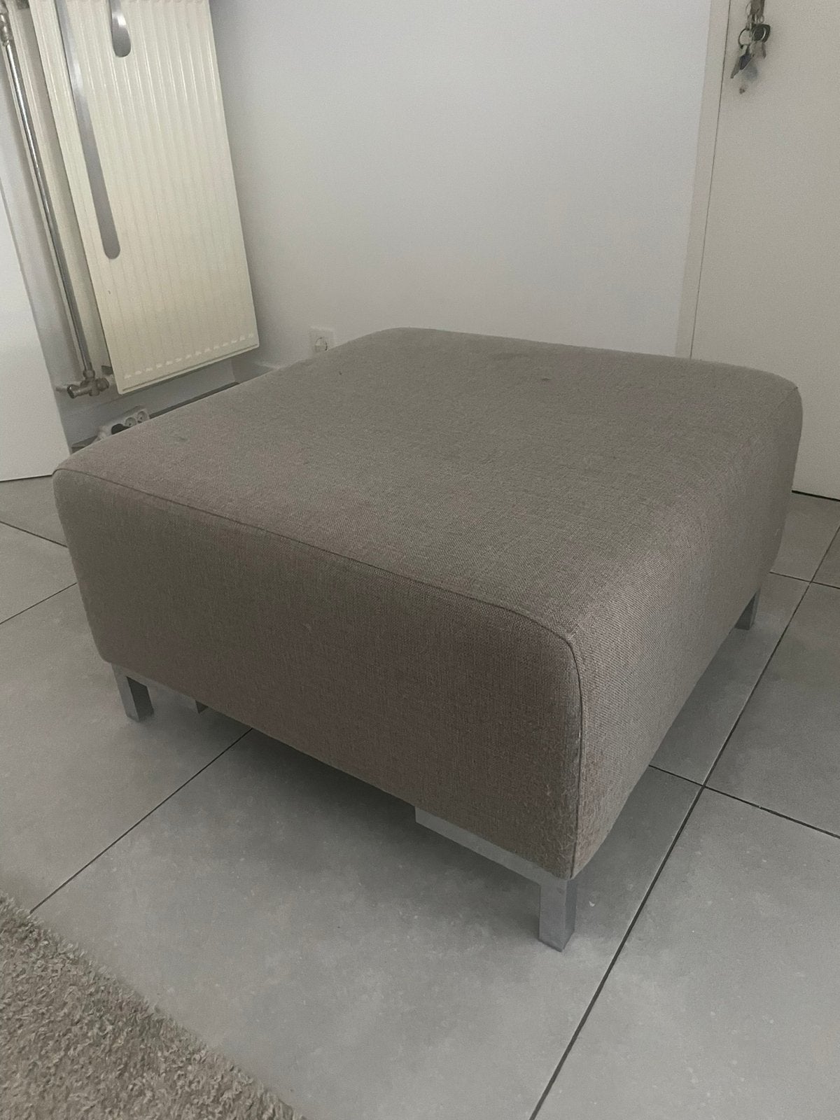 Mooie poef 75x75x45 cm, Ophalen, Zo goed als nieuw