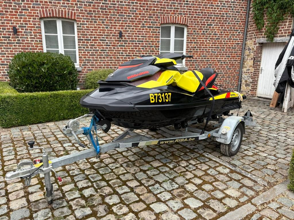 GTR 215 Jetski, Ophalen, Zo goed als nieuw, Benzine, 200 pk of meer