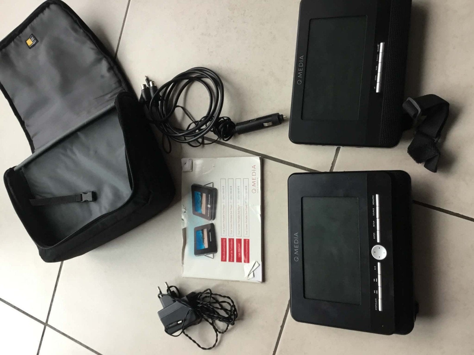 draagbare dvdspeler met 2 schermen voor in de auto of tafel, Ophalen of Verzenden