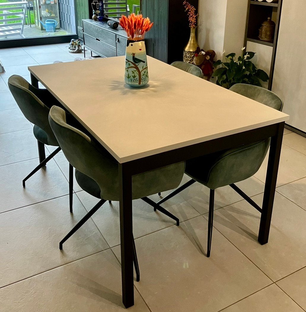 Moderne uitschuifbare eettafel van Perfecta, Ophalen, 50 tot 100 cm, Zo goed als nieuw, 150 tot 200 cm
