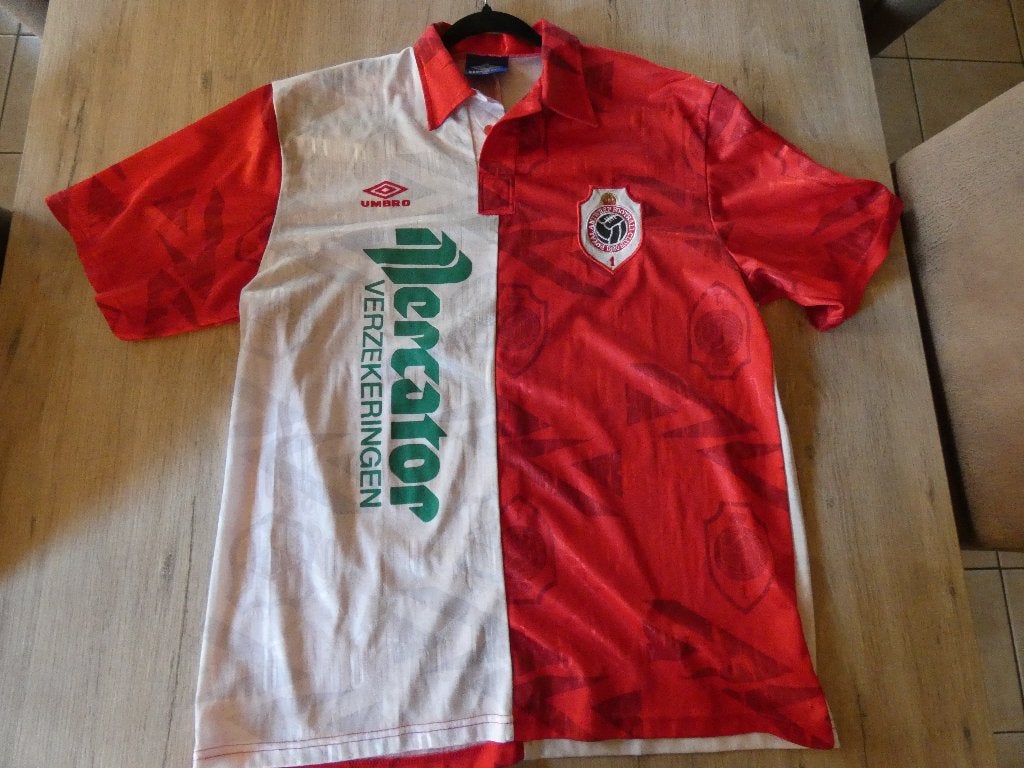Voetbalshirt R.Antwerp FC Umbro, Ophalen of Verzenden, Zo goed als nieuw, Shirt