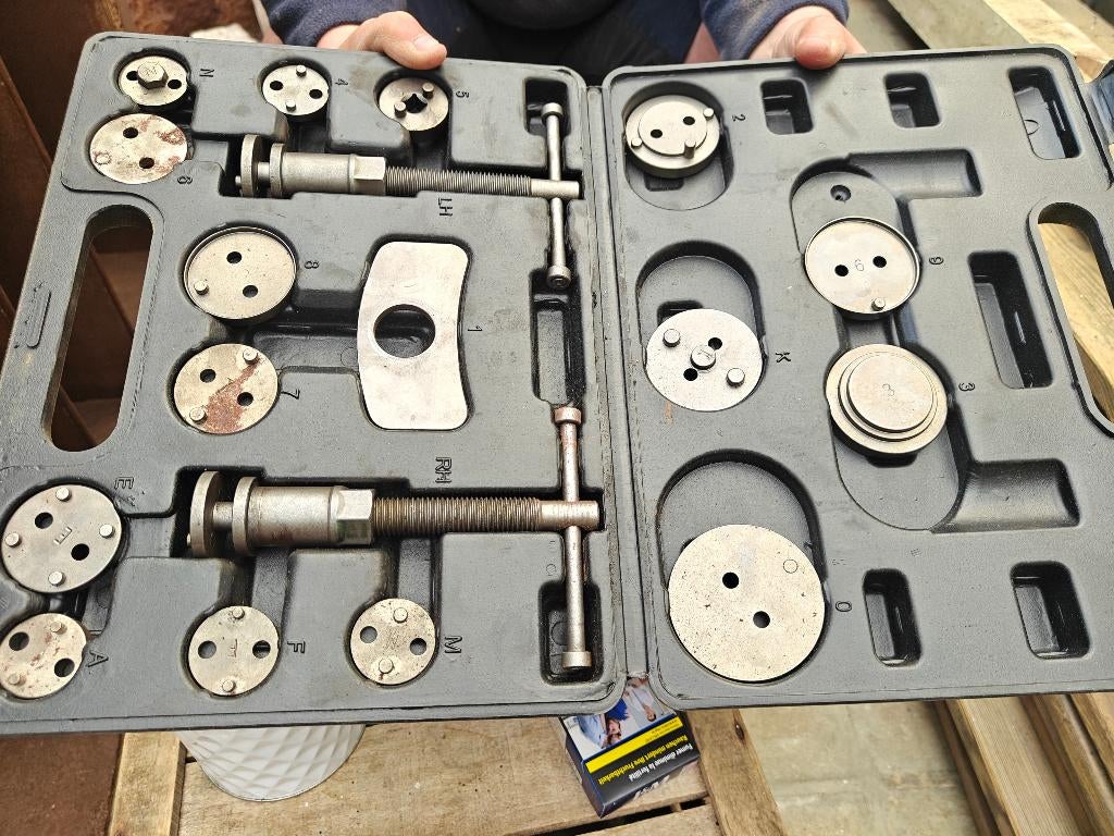 Universeel remzuiger terugstelgereedschap, Ophalen, Gebruikt