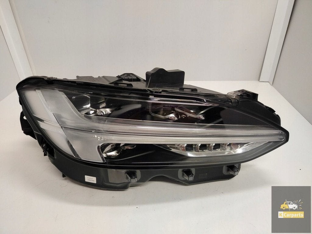 31386171, Volvo V90 S90 MID LED 3 modules feu droit, Autos : Pièces & Accessoires, Éclairage, Gunnar Engellaus vag 8
405 31  Gothenburg, SE