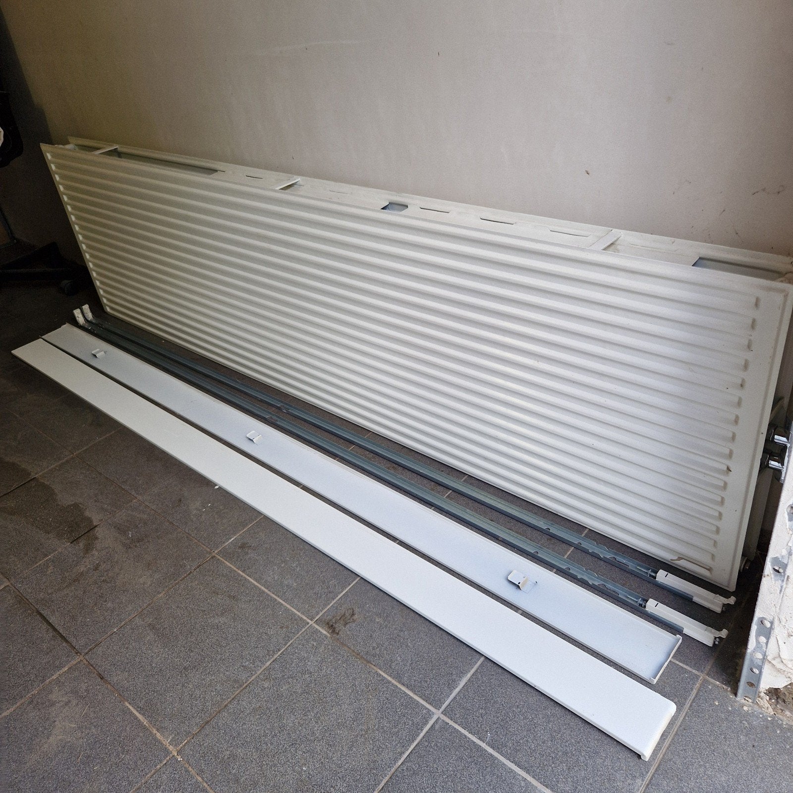Radiateur vertical blanc 220 x 60 x 10 cm, Bricolage & Construction, Chauffage & Radiateurs, Enlèvement, Utilisé, 80 cm ou plus