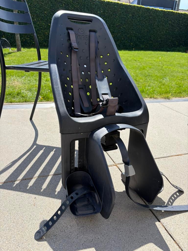 Fietsstoeltje Thule yepp maxi easyfit zwart, Fietsen en Brommers, Ophalen, Zo goed als nieuw