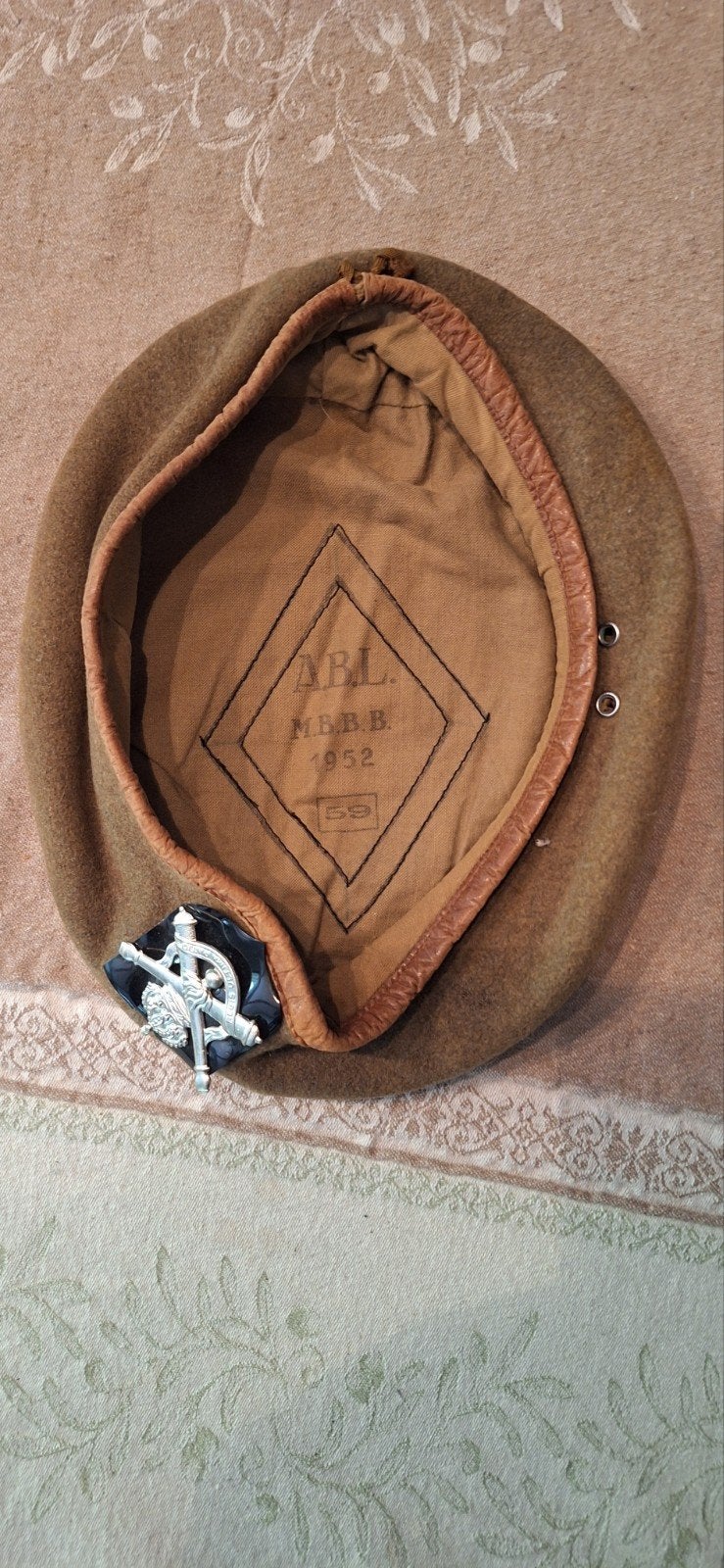 Béret kaki Artillerie belge ABL 1952 - Fabricant MBBB d'aprè, Collections, Enlèvement ou Envoi, Armée de terre, Casque ou Béret