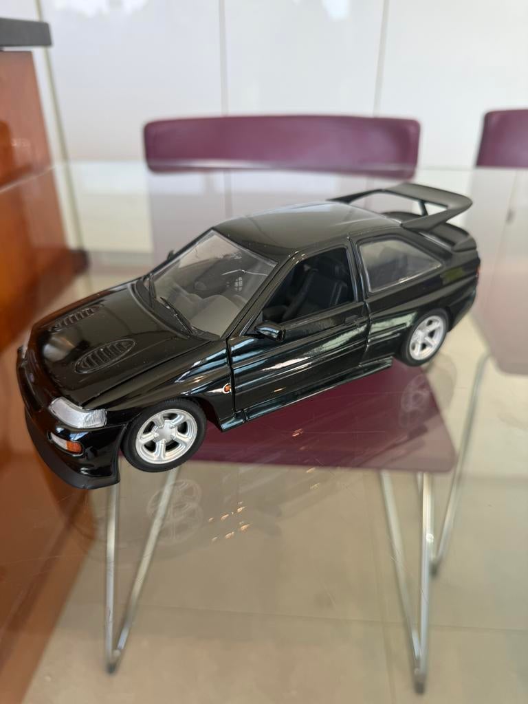 Ford Escort RS Cosworth 1:18 UT modellen, Ophalen of Verzenden, Gebruikt, Auto, UT Models