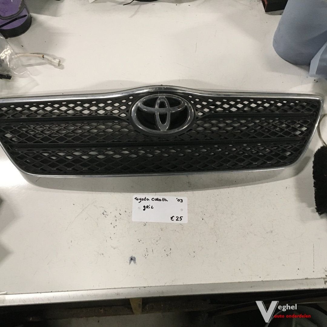 Toyota Carolla 2003 Grille, Gebruikt, -, -, Ophalen of Verzenden