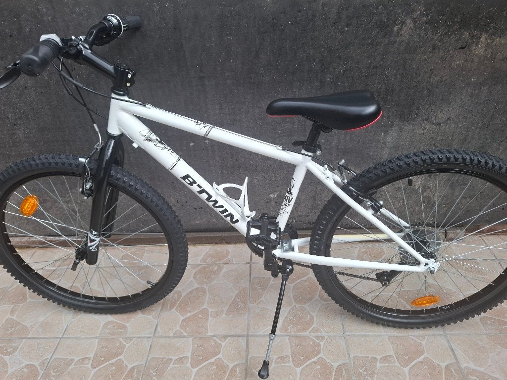 vtt btwim 24pouce état neuf très peu rouler, Vitesses, 24 pouces, Comme neuf, Enlèvement