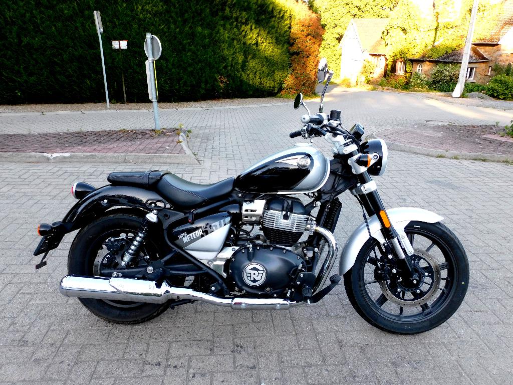 Royal Enfield Supermétéor 650 cc ,1900 km , garantie 1 an, Entreprise, Occasion, Chopper, 2 cylindres