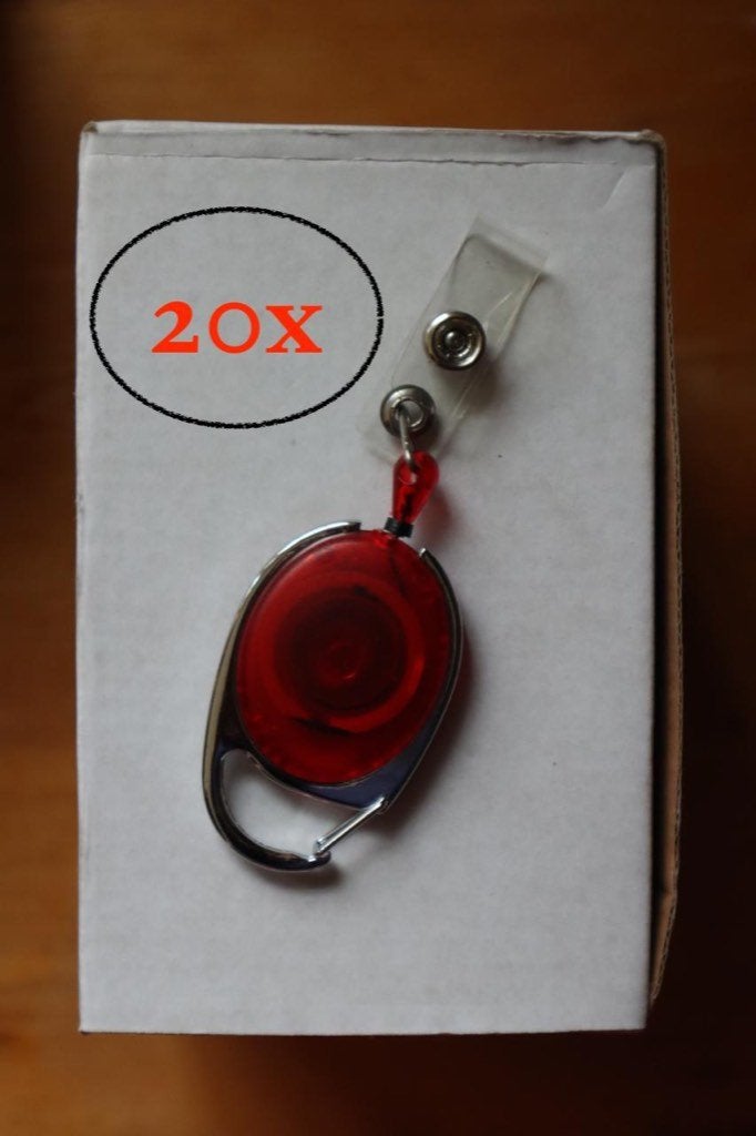 Lot de 20 yoyo porte-badge, Enlèvement ou Envoi, Neuf, Plusieurs médias, Affaires