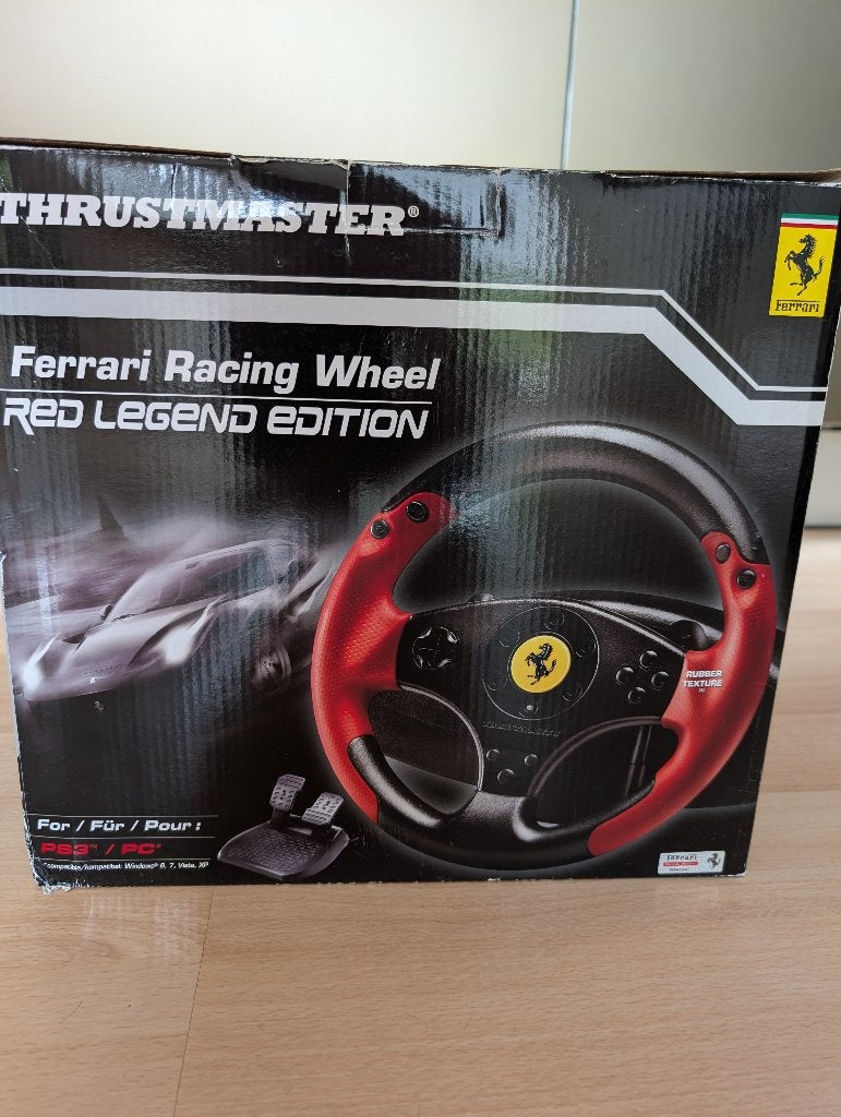 Thrustmaster Ferrari racing wheel Red Legend Edition, Consoles de jeu & Jeux vidéo, Consoles de jeu | Sony Consoles | Accessoires