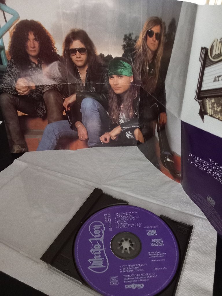 White Lion - Mane Attraction - 1991, CD & DVD, CD | Hardrock & Metal, Heavy metal, Comprend un livret, Comme neuf, Enlèvement