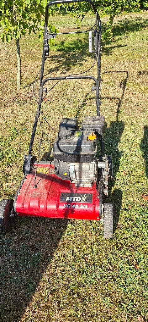 Lot de 2 scarificateurs et 1 tondeuse à retaper, Enlèvement, Utilisé, Tondeuses à gazon à essence