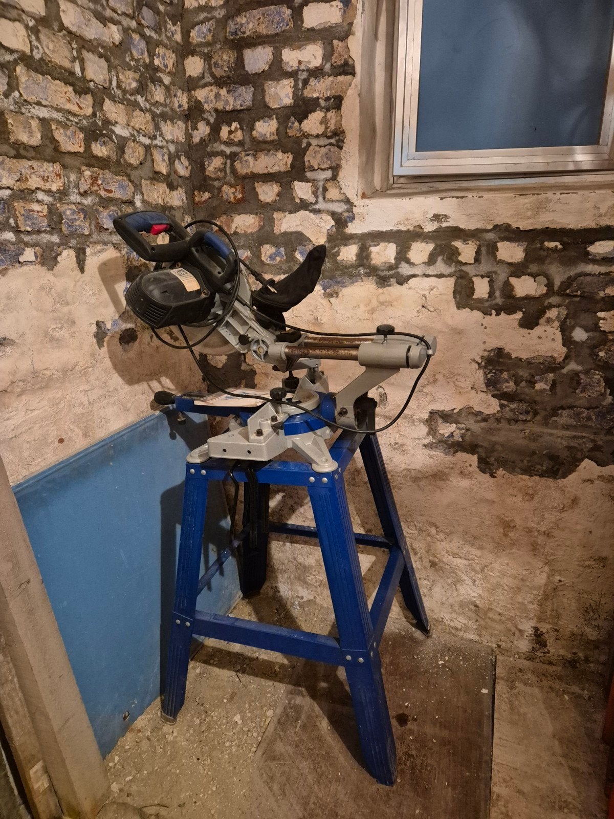 Scie circulaire sur tréteau Powerplus, Bricolage & Construction, Enlèvement, Scie circulaire