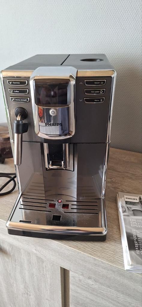 MACHINE À EXPRESSO PHILIPS, Electroménager, Café moulu, Machine à espresso, 2 à 4 tasses, Enlèvement