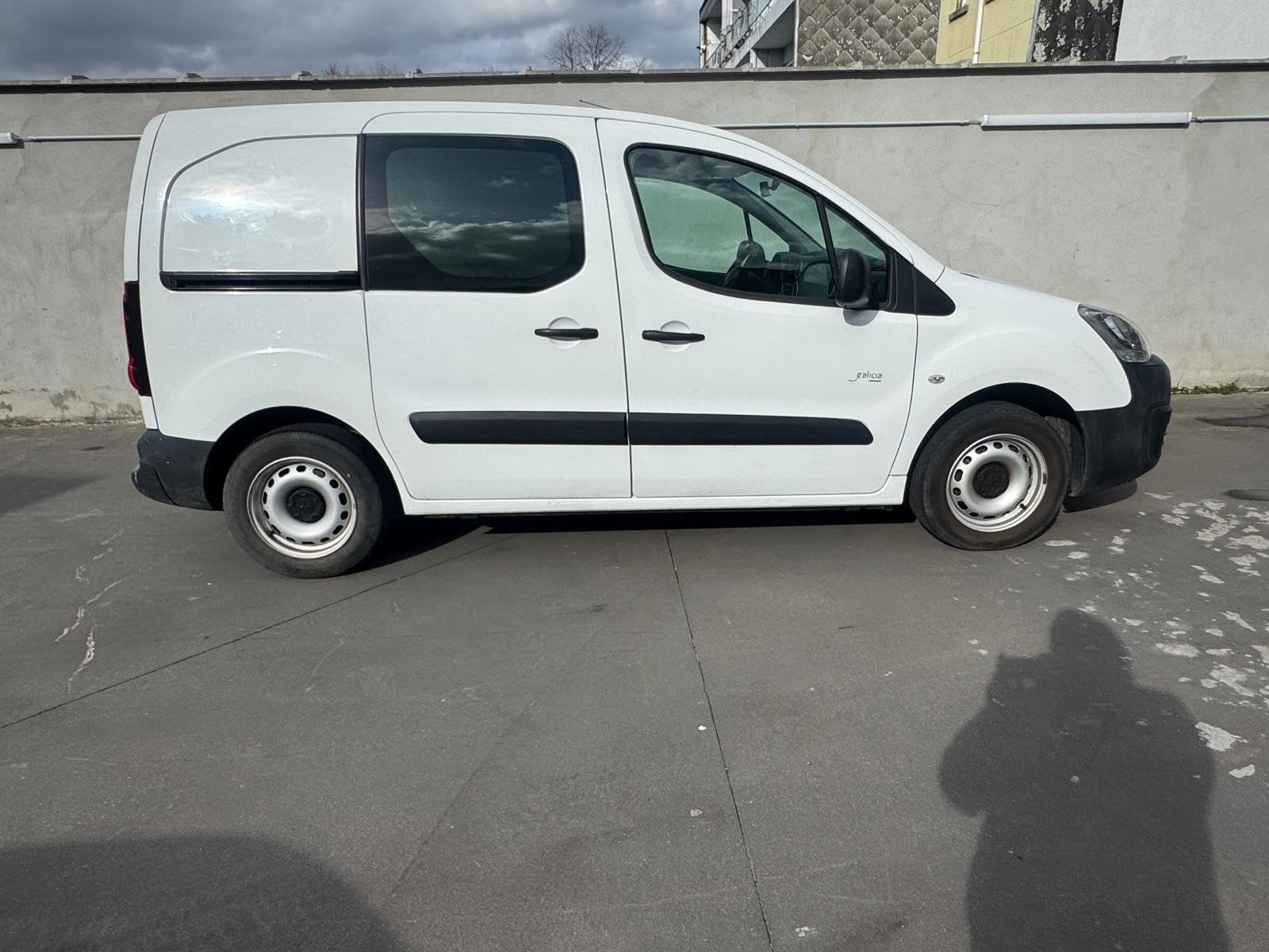 Peugeot partner 1.6 Benzine, Autos, Achat, Entreprise, Boîte manuelle, Radio