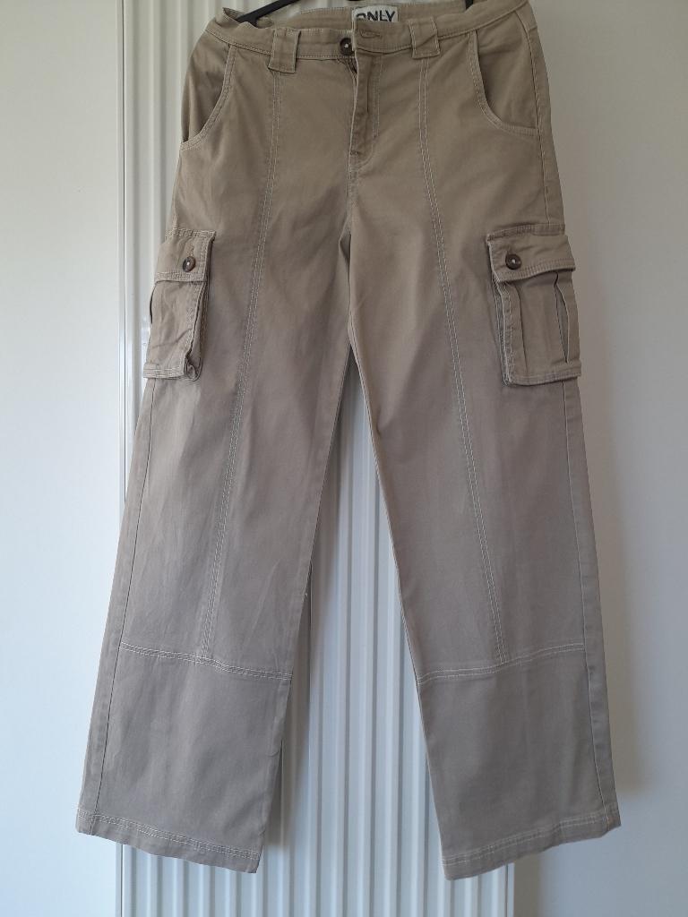 Beige broek met zakken van het merk ONLY, maat S, Kleding | Dames, Broeken en Pantalons, Ophalen, Only, Beige, Maat 36 (S)
