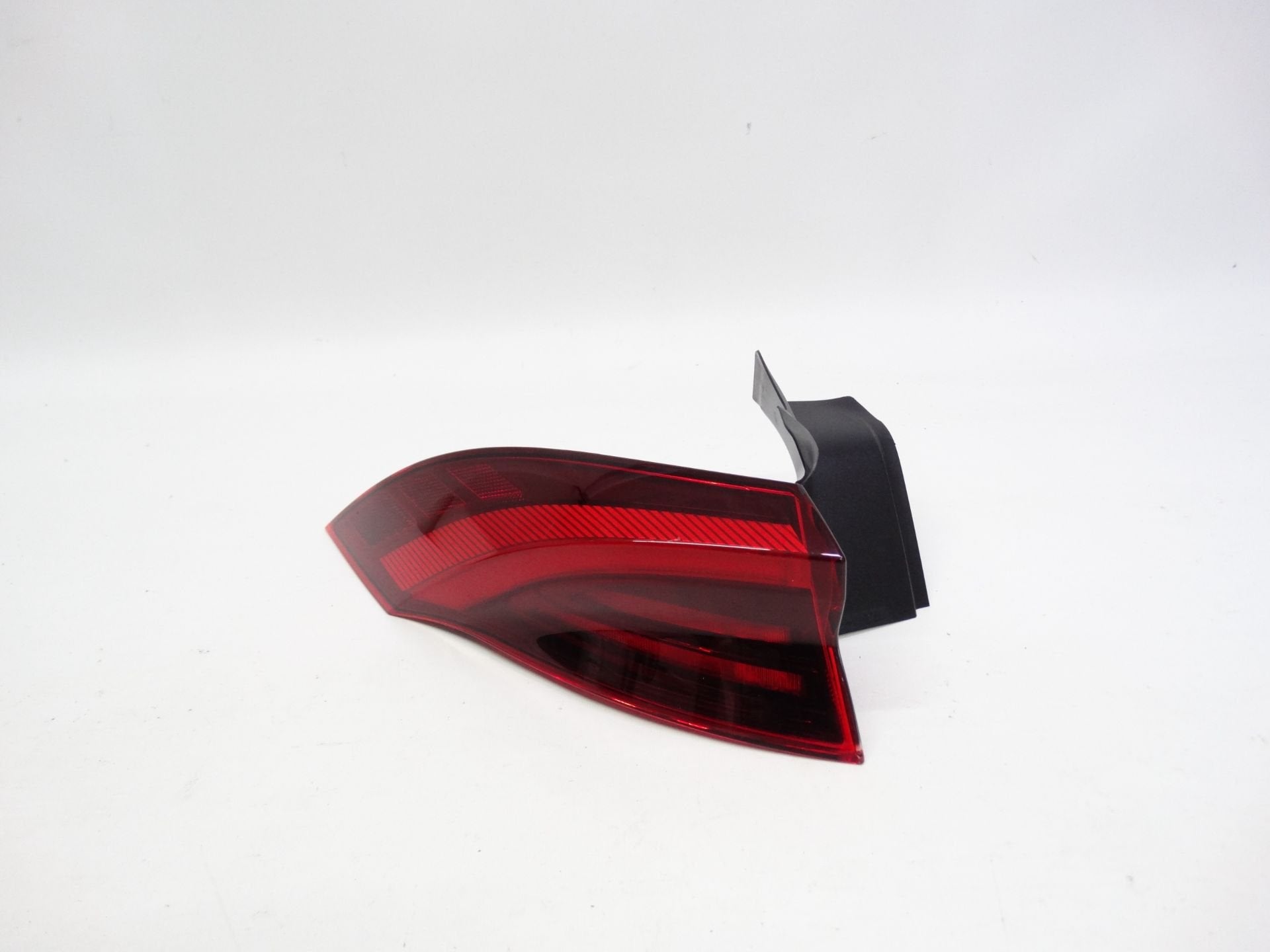 Maserati Grecale Zijscherm Links 670157332, Viale Ciro Menotti 322
41121  Modena, IT, Maserati, Gebruikt, Maserati S.p.A.