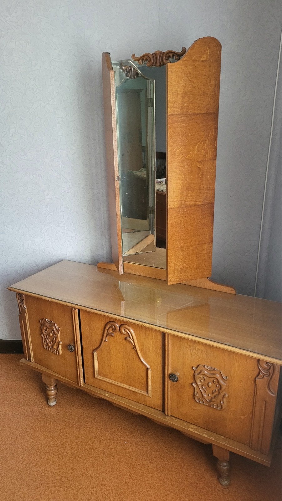 Chambre a coucher avec lit et garde robe 4 portes et coiffeu, Enlèvement