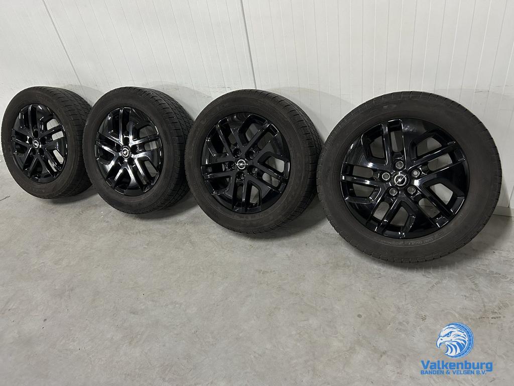 5-6mm! Originele Opel Vivaro 17 inch zwarte velgen 5x114,3 A, Auto-onderdelen, -, -, Banden en Velgen, 17 inch