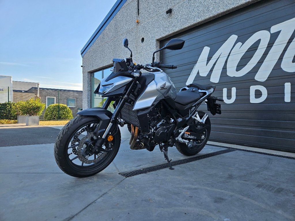 Honda CB 750 Hornet - 2025 - 279km - garantie tot 2030!, Motoren, 750 cc, Honda, Occasion, Motorrijbewijs A